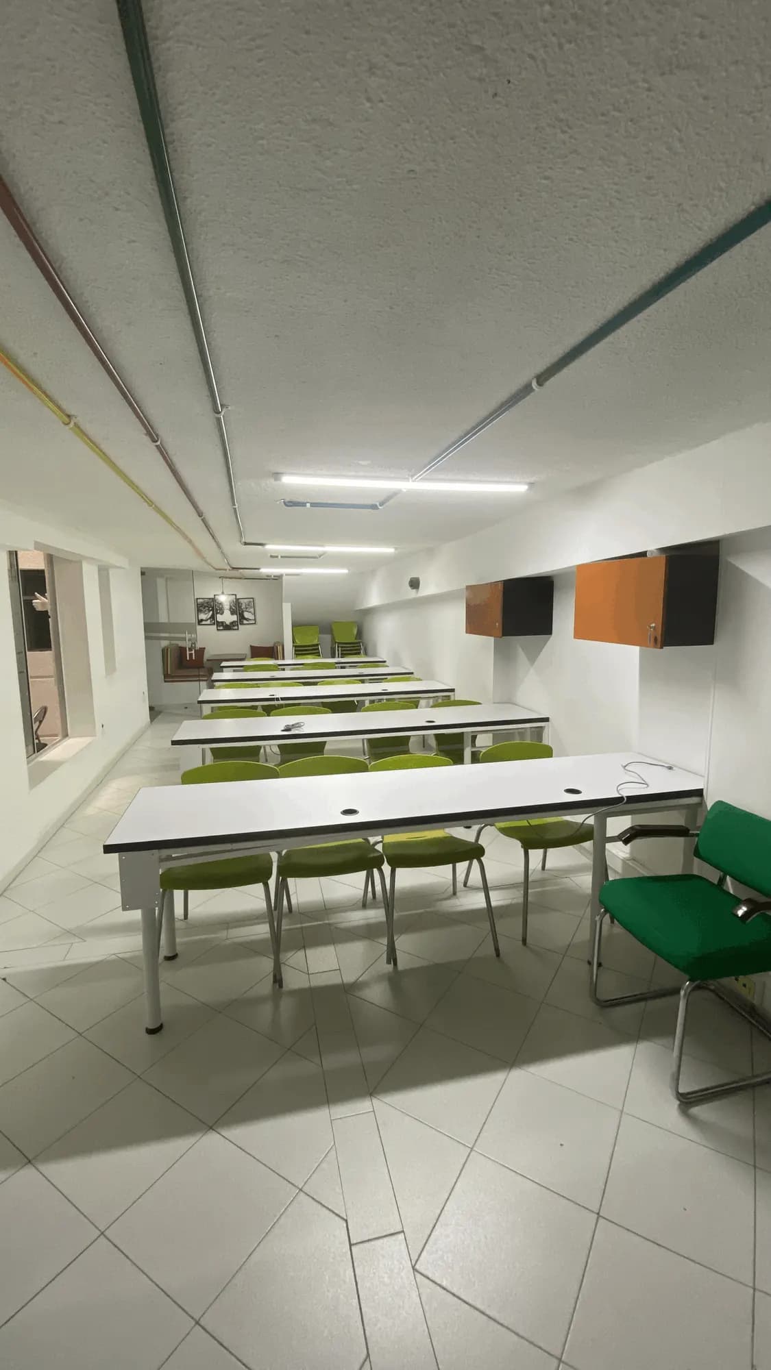 Salón preparado para un evento